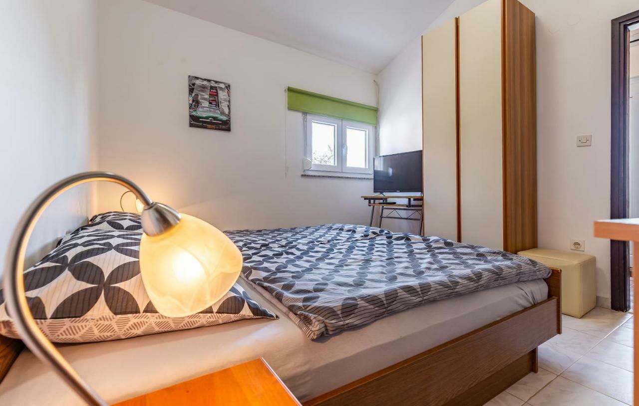 Apartment Denis เมดูลิน ภายนอก รูปภาพ