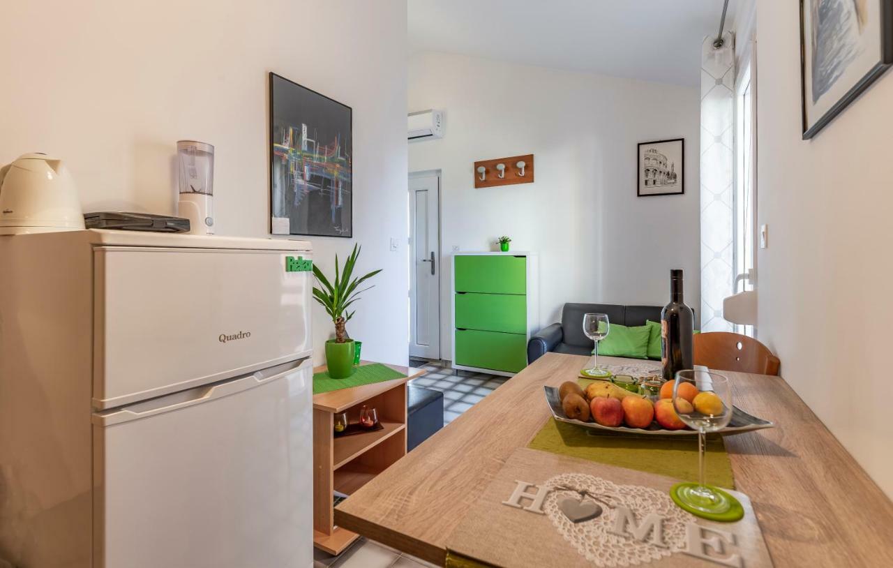 Apartment Denis เมดูลิน ภายนอก รูปภาพ