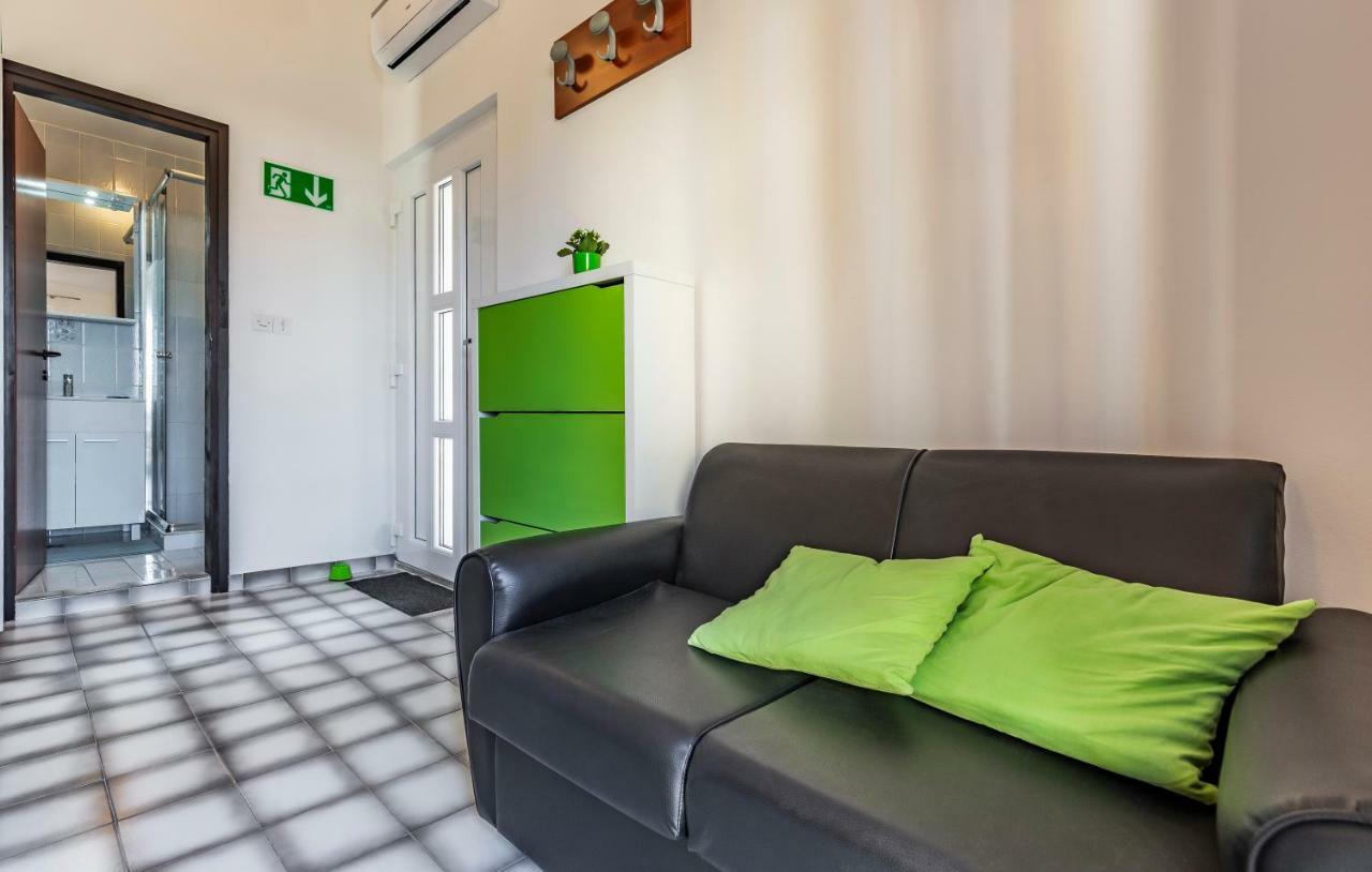 Apartment Denis เมดูลิน ภายนอก รูปภาพ